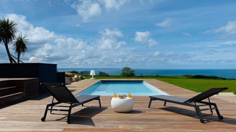 Piscine à fond plat